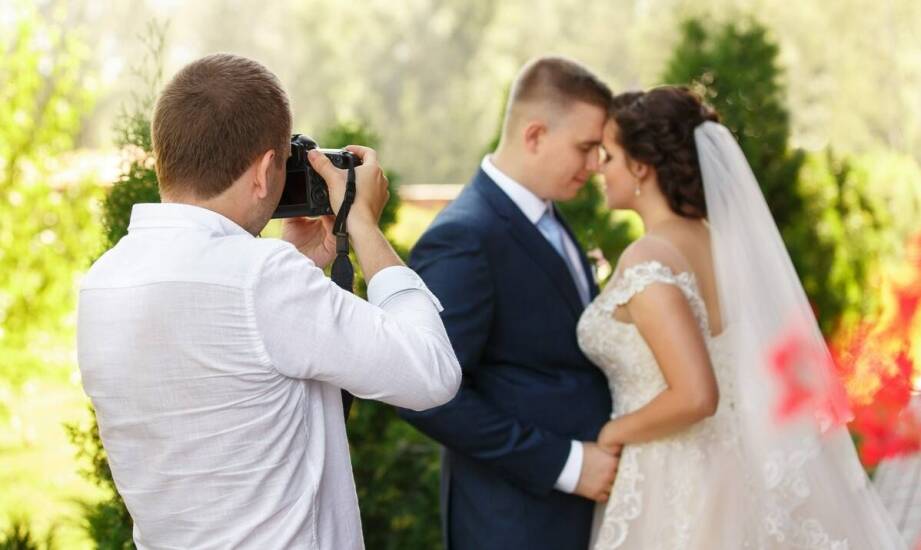 Najważniejsze etapy przygotowań do ślubnej sesji zdjęciowej krok po kroku