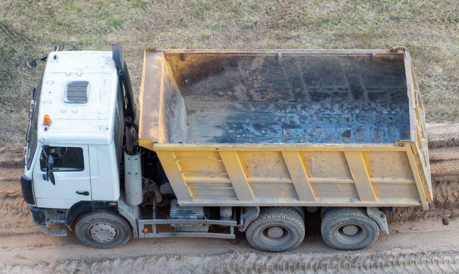 Jak zorganizować wywóz gruzu po remoncie i uniknąć problemów z odpadami