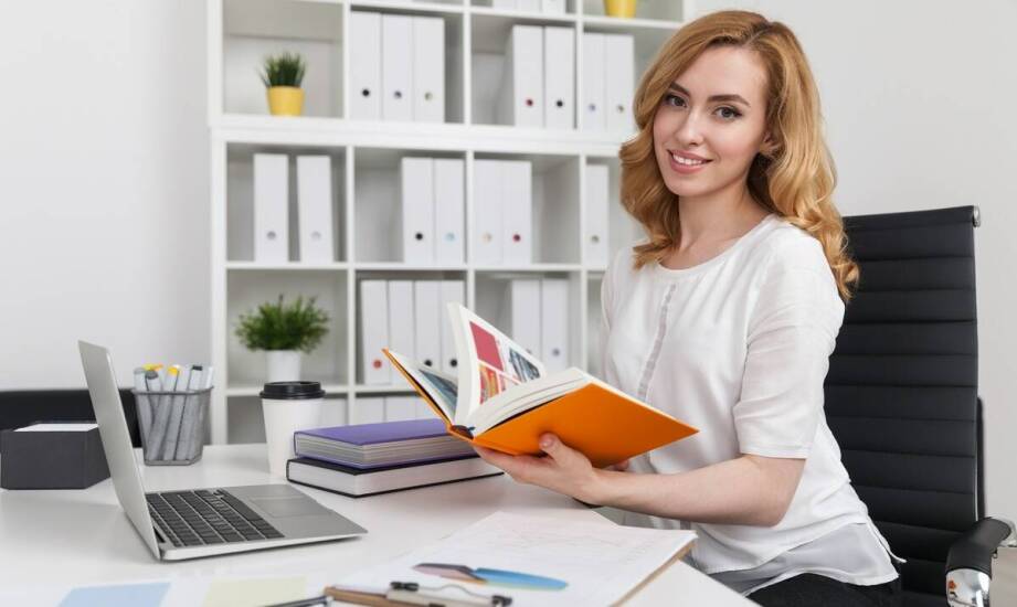 Na czym polega praca księgowej i jakie usługi obejmuje księgowość?