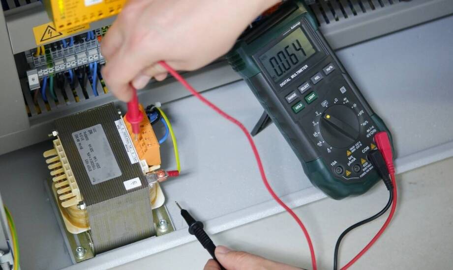 Próby napięciowe kabli SN – kluczowe informacje i znaczenie dla bezpieczeństwa