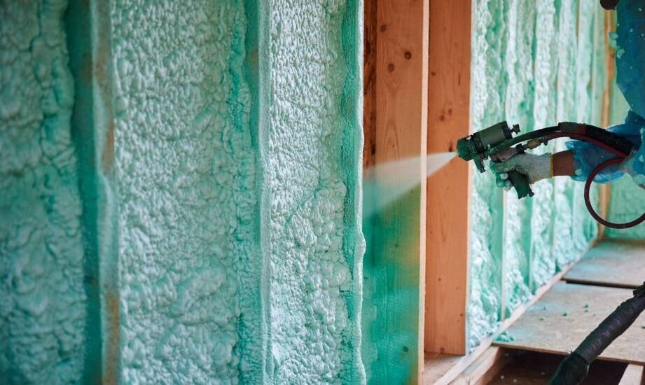 Hydroizolacje w pomieszczeniach specjalnych – skuteczne metody ochrony przed wilgocią