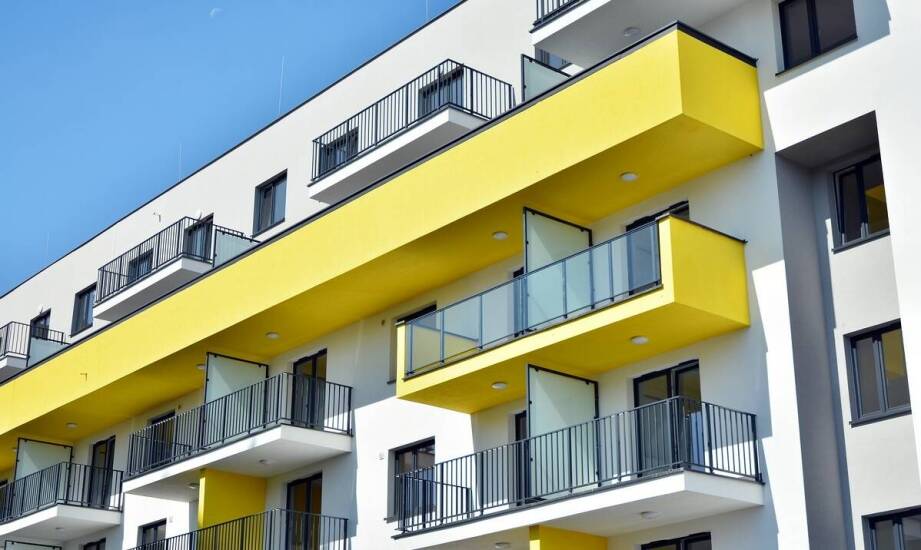 Skuteczna ochrona balkonów i tarasów przed wilgocią – co warto wiedzieć