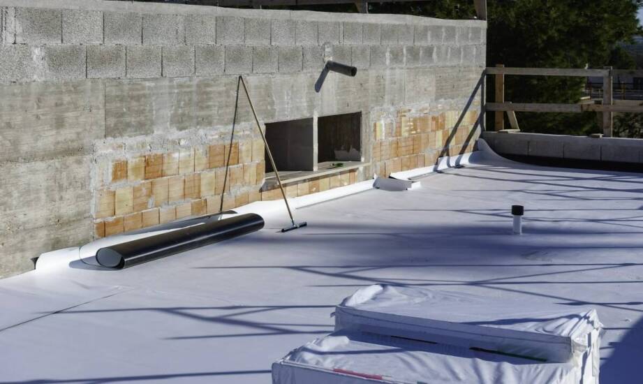 Izolacje dachów płaskich – jak wybrać najlepszą opcję do swojego budynku