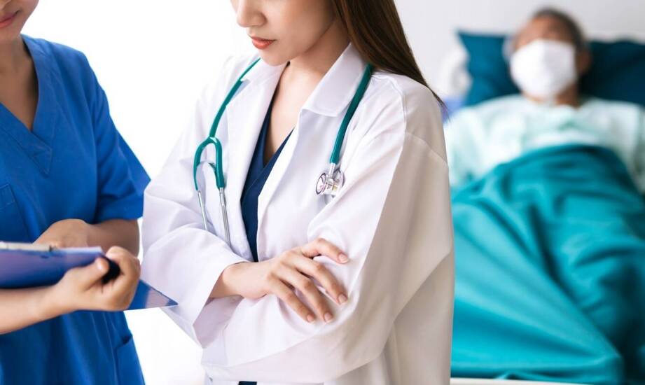 Fartuchy medyczne – kluczowe aspekty wyboru i komfort pracy w ochronie zdrowia