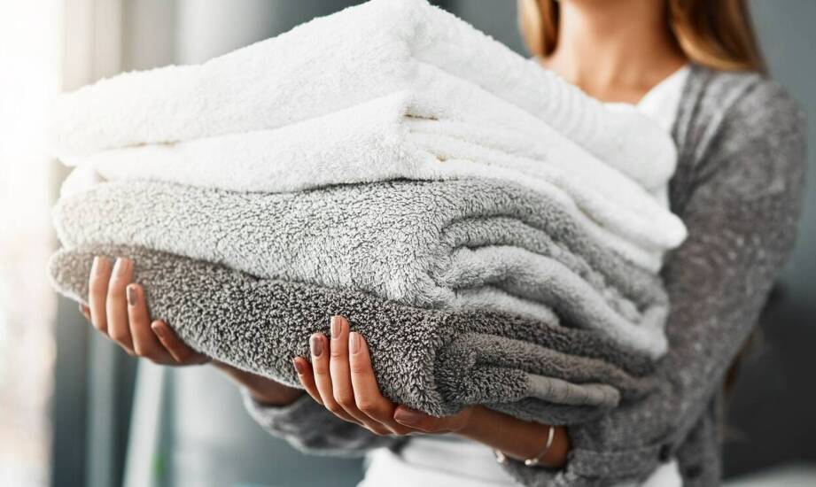 Ręczniki w codziennym użyciu – materiały, chłonność i praktyczne zastosowania