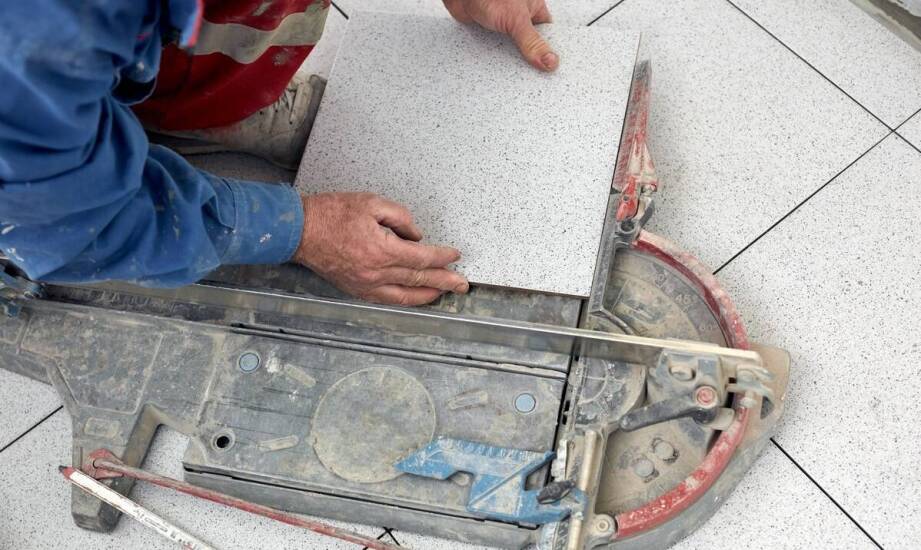 Kostka brukowa – zalety i inspiracje aranżacyjne w przestrzeni ogrodu