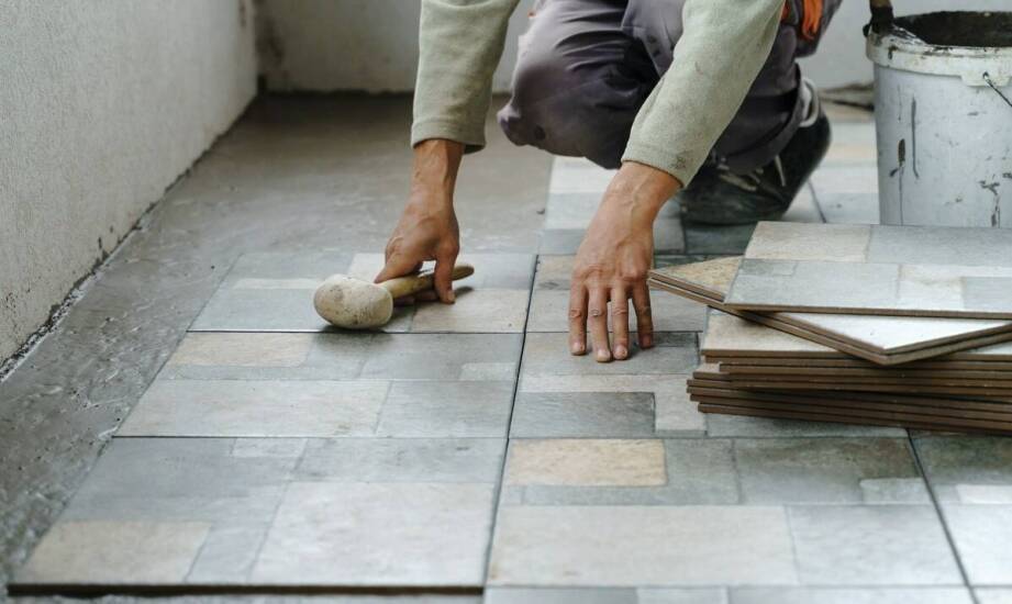 Trendy w układaniu kostki brukowej – inspiracje do aranżacji przestrzeni