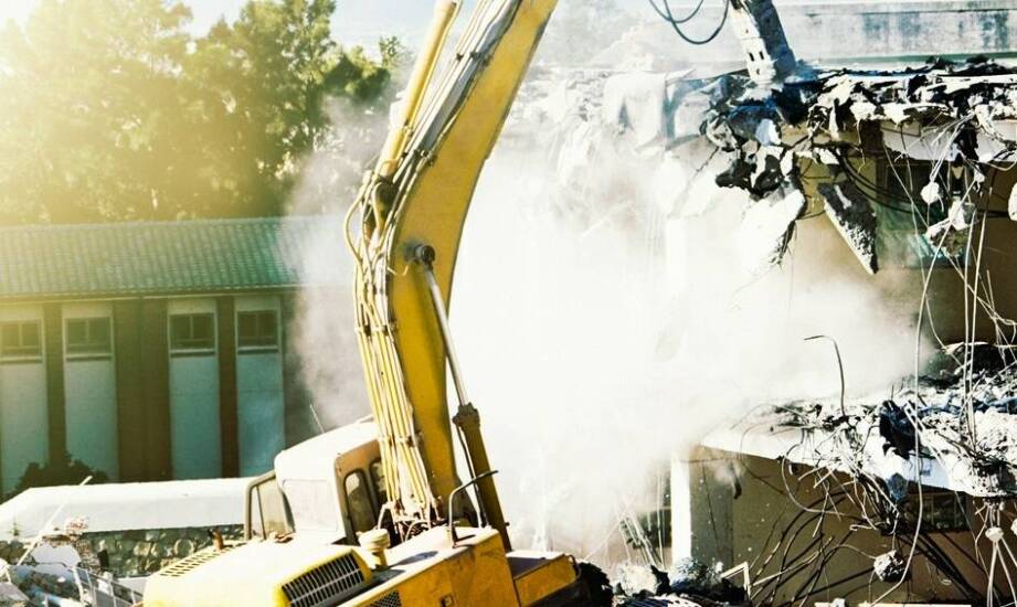 Jak przebiegają prace wyburzeniowe i na co zwrócić uwagę przed rozpoczęciem