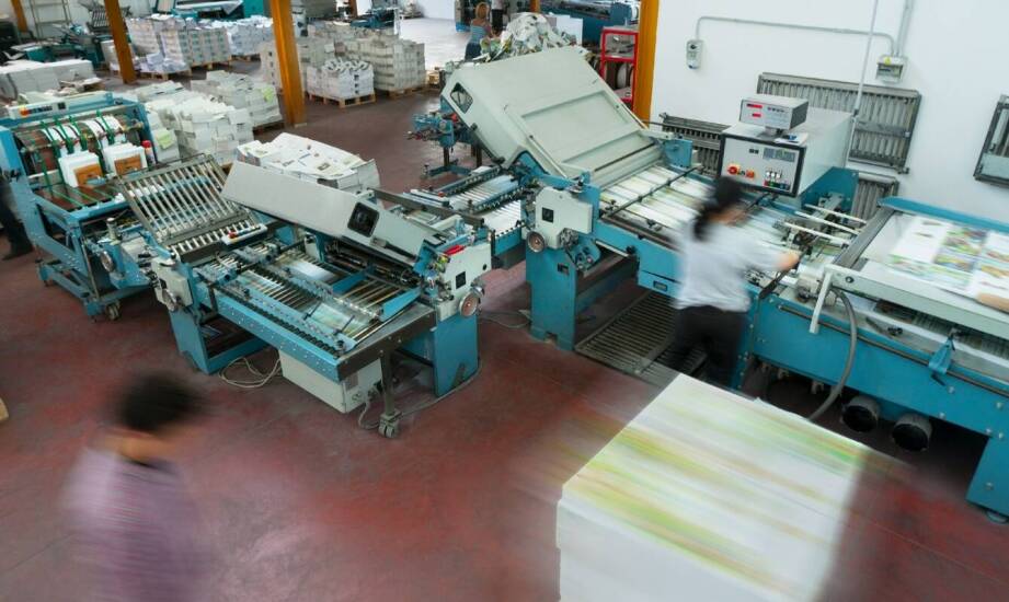 Najczęstsze zastosowania maszyn pakujących w produkcji i logistyce