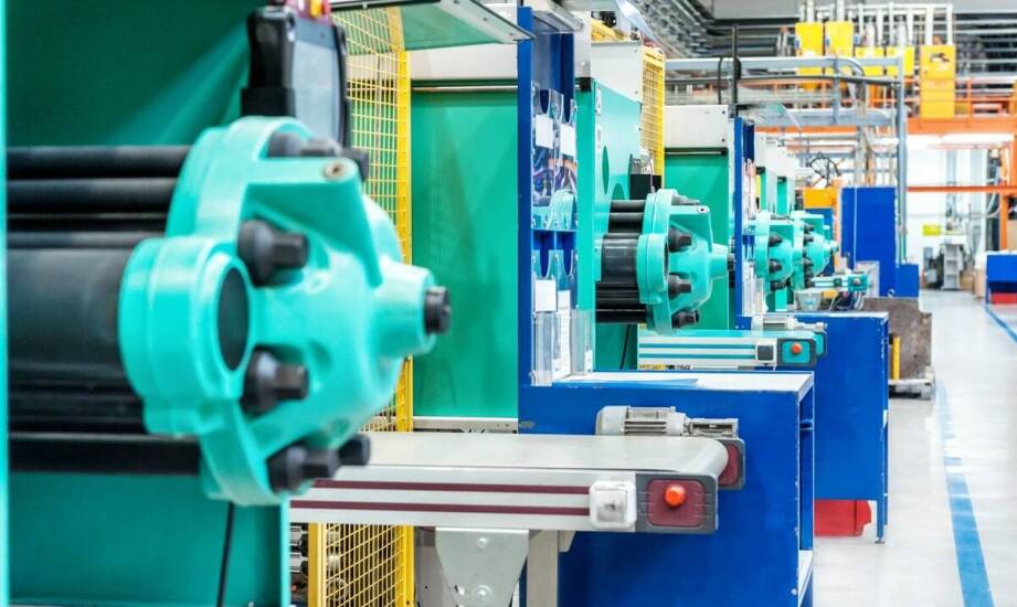 Maszyny pakujące Minipack – zastosowania w różnych gałęziach przemysłu