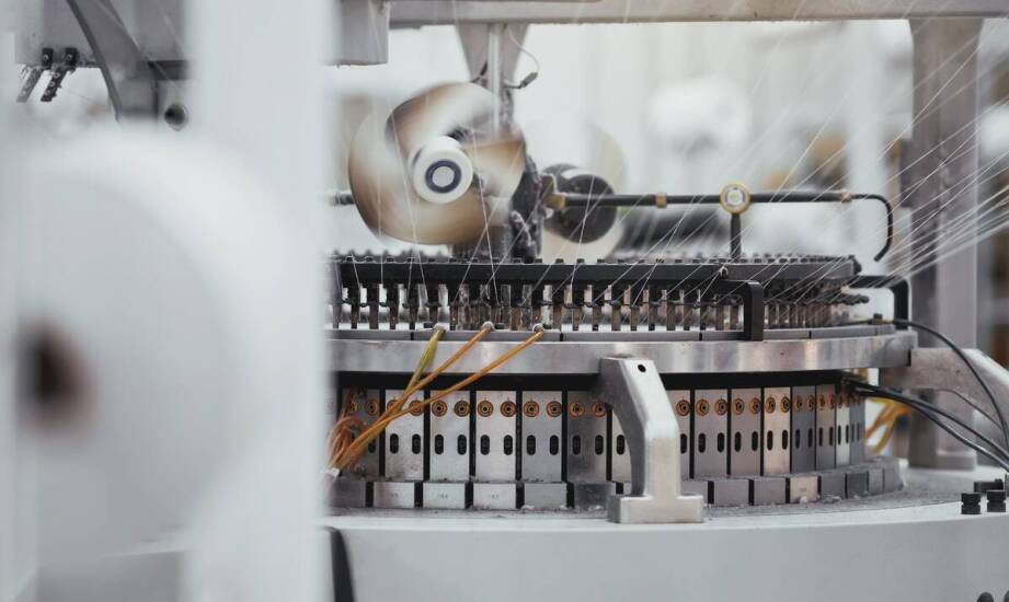 Innowacyjne technologie w maszynach pakujących Minipack – jak zmieniają produkcję