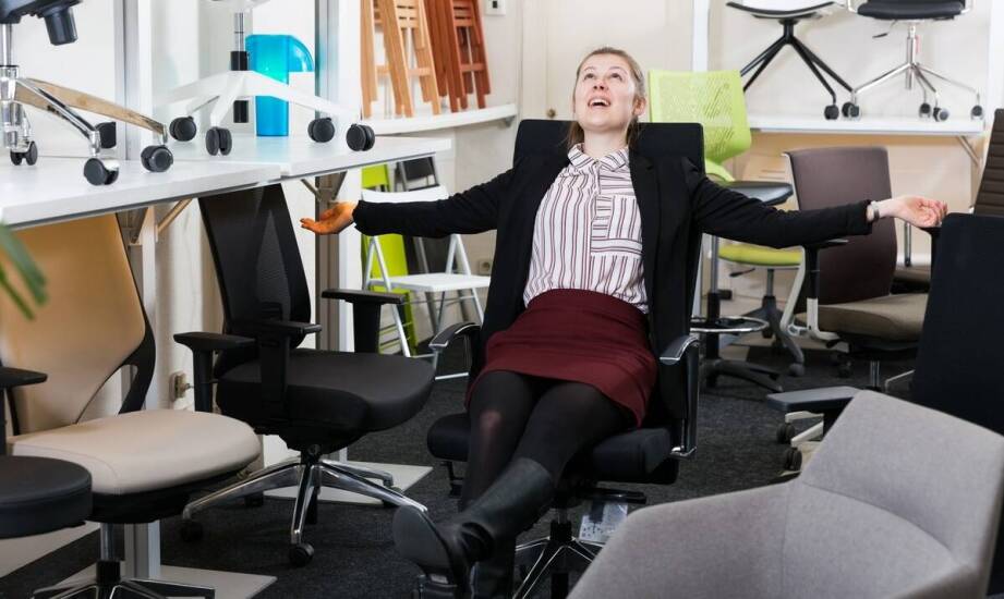 Ergonomiczne stanowisko pracy przy komputerze – kluczowe zasady i wskazówki