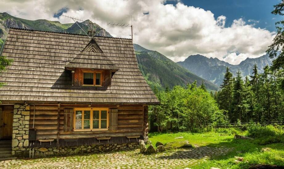 Dom do wynajęcia w Beskidach – pomysły na niezapomniany pobyt w górach