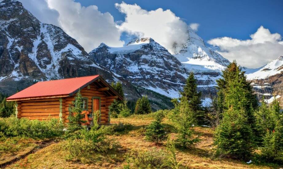 Chatka w górach – inspiracje na wyjątkowy pobyt w sercu Beskidów