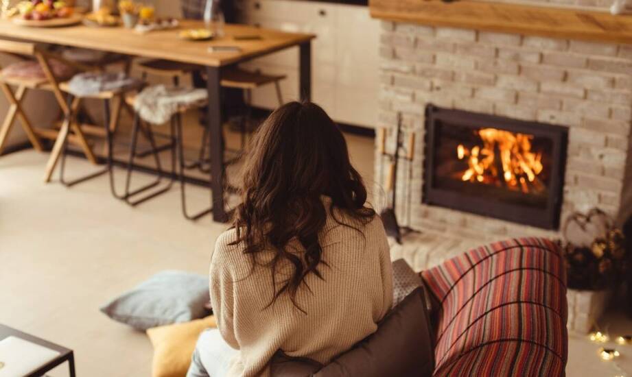 Klimatyczny dom w górach z kominkiem – zalety i inspiracje na wypoczynek