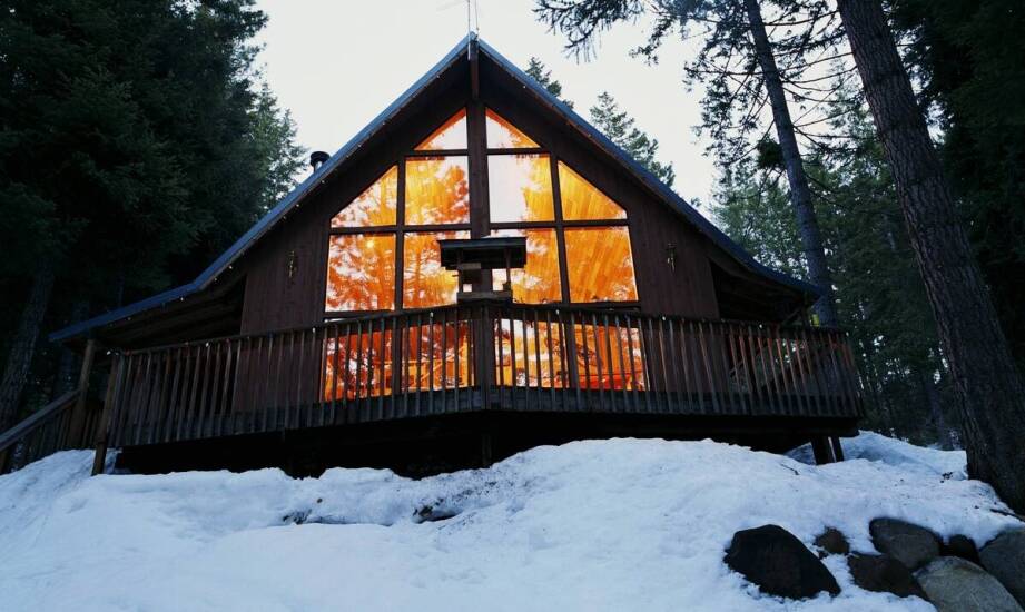 Górski domek w otoczeniu natury – inspiracje na spokojny wypoczynek