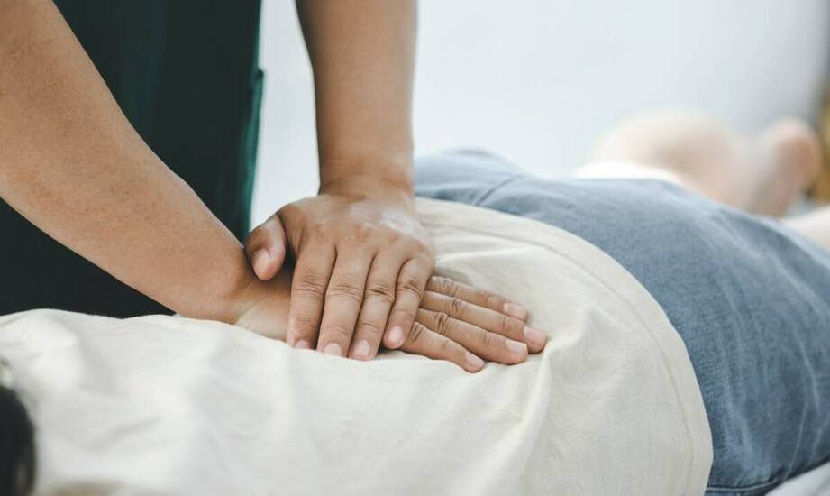 Rola masażu rehabilitacyjnego w regeneracji organizmu i redukcji napięć