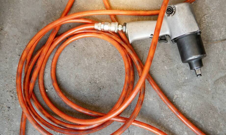 Węże antywibracyjne – zastosowania, budowa i kluczowe korzyści użytkowania