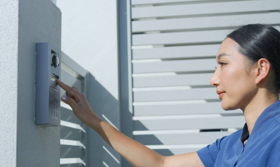 Systemy kontroli dostępu – jakie rozwiązania podnoszą bezpieczeństwo budynków