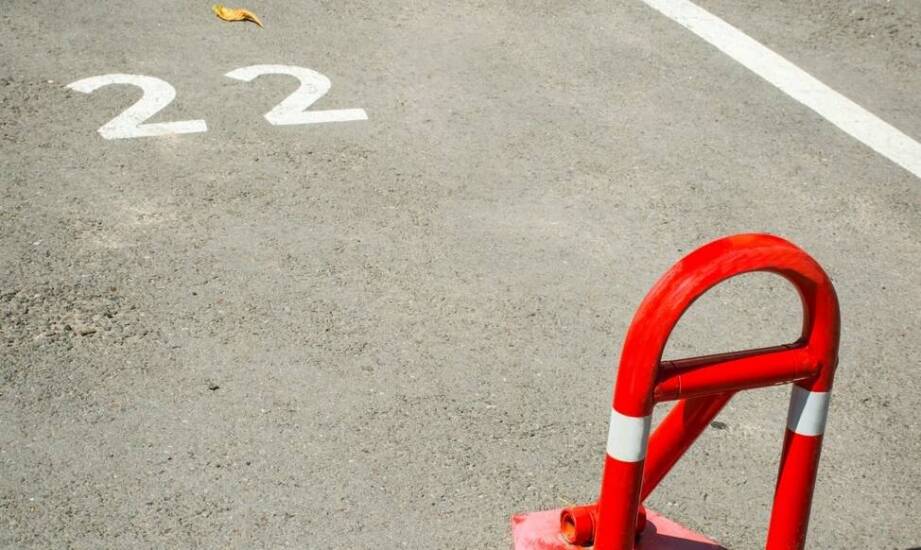 Blokady parkingowe – skuteczne rozwiązania na ochronę miejsc postojowych