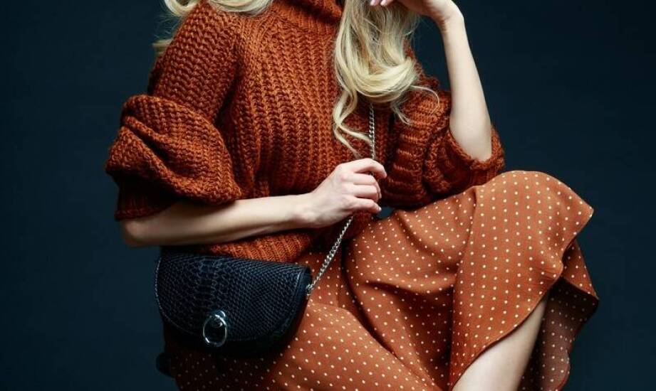 Sukienki z dzianiny – modne fasony i inspiracje na każdą okazję