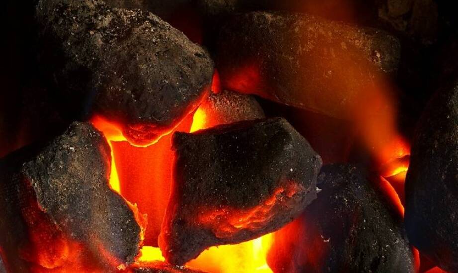 Węgiel opałowy – rodzaje, właściwości i znaczenie w ogrzewaniu domu