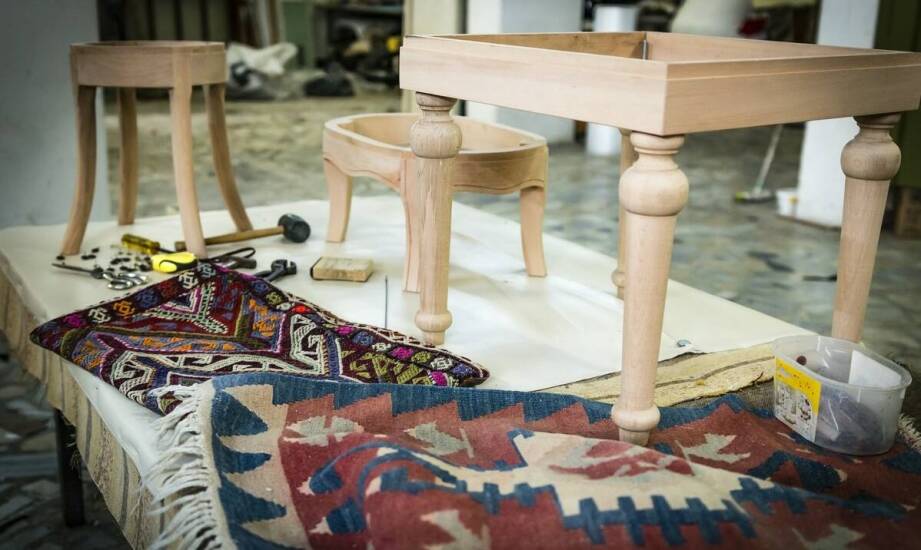 Jakie zalety wyróżniają kółka meblowe w porównaniu z tradycyjnymi stopkami meblowymi?