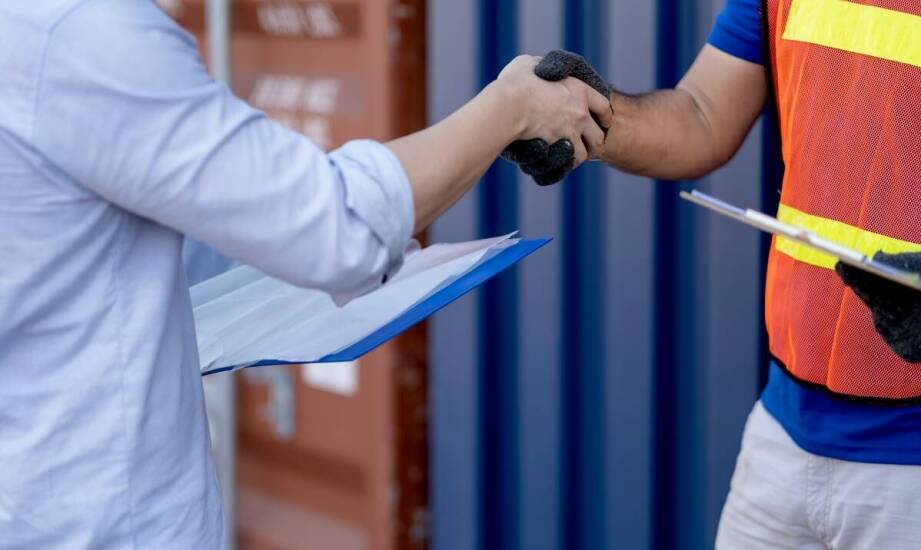 Usługi spedycyjne – co warto wiedzieć o transporcie i obsłudze ładunków