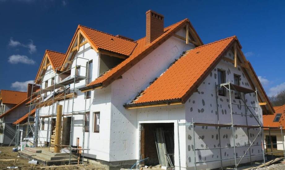 Nowoczesne rozwiązania przy przebudowie domów – inspiracje i praktyczne porady