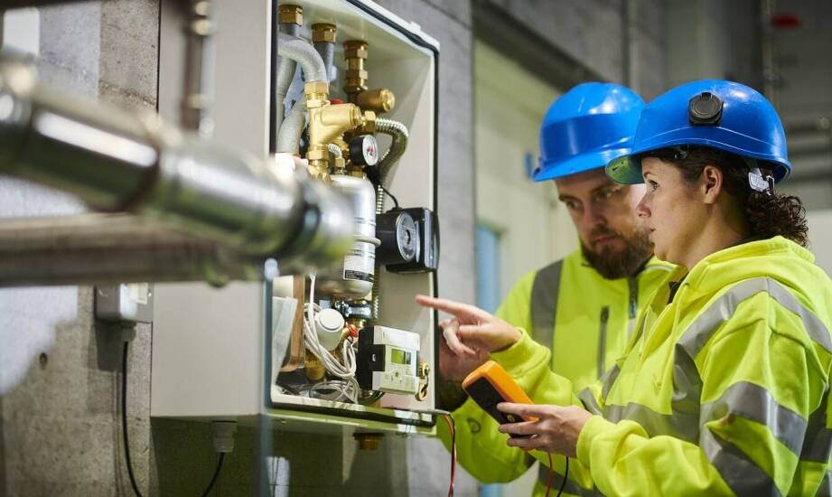 Jak często wykonywać serwis detektorów gazu i jakie są tego korzyści?