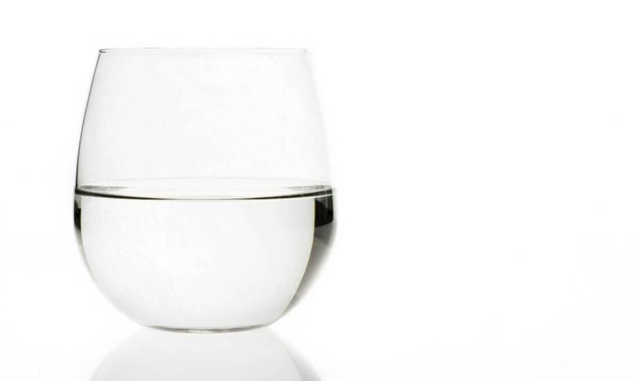 Lacobel – szklane panele do kuchni i łazienki. Zastosowania i zalety