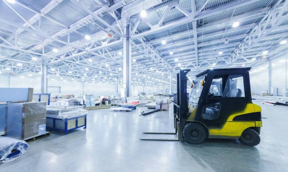 Najważniejsze cechy hal przemysłowych – solidność, funkcjonalność i zastosowania