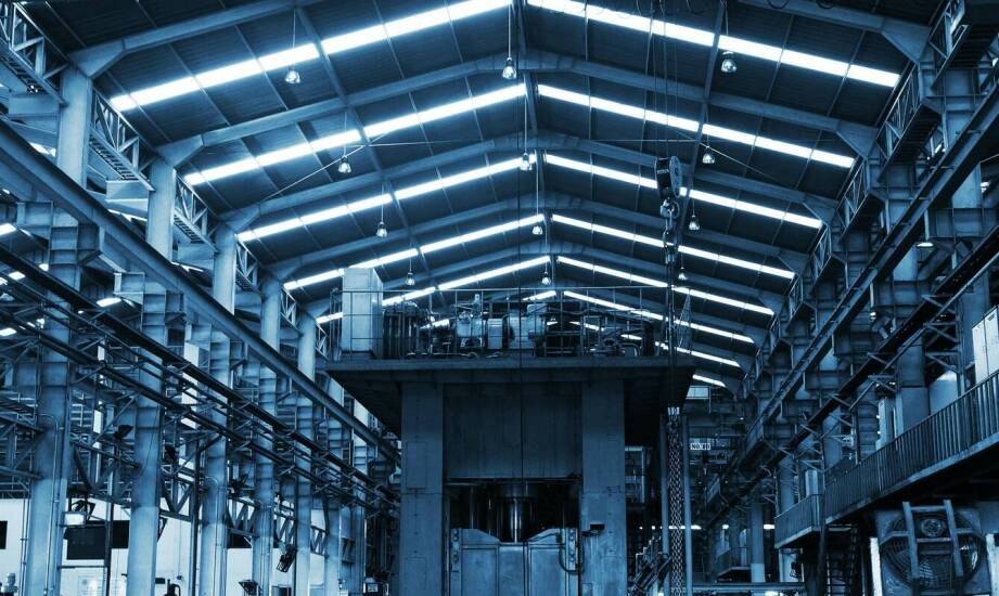 Hale przemysłowe – zastosowania, rodzaje konstrukcji i korzyści dla biznesu