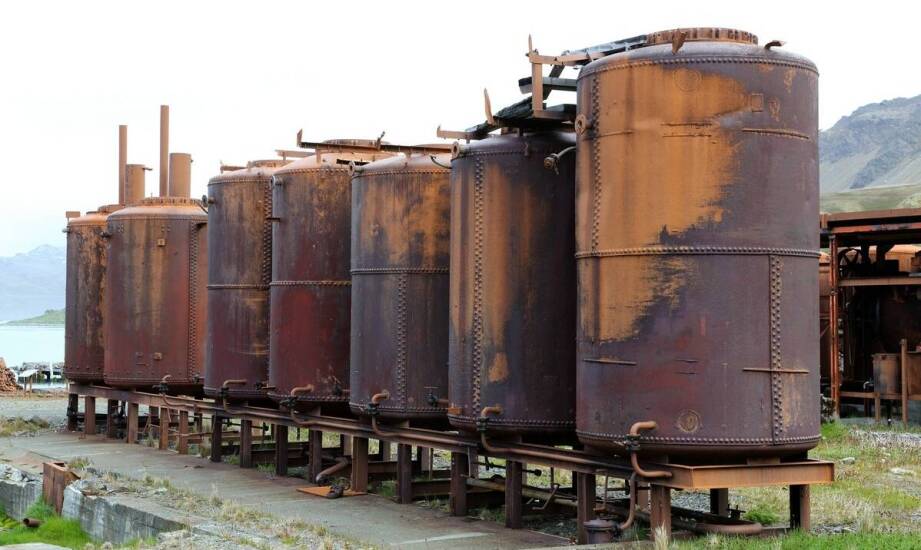 Zbiorniki przemysłowe – zastosowania, rodzaje i znaczenie w produkcji