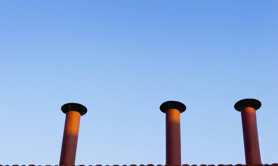 Najważniejsze zastosowania konstrukcji kominów w budownictwie przemysłowym