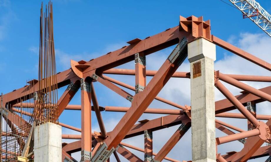 Konstrukcje stalowe w przemyśle – zastosowanie, trwałość i przyszłość branży