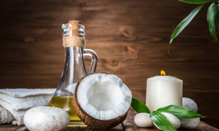 Masaż gorącym olejkiem kokosowym - jakie są jego efekty?