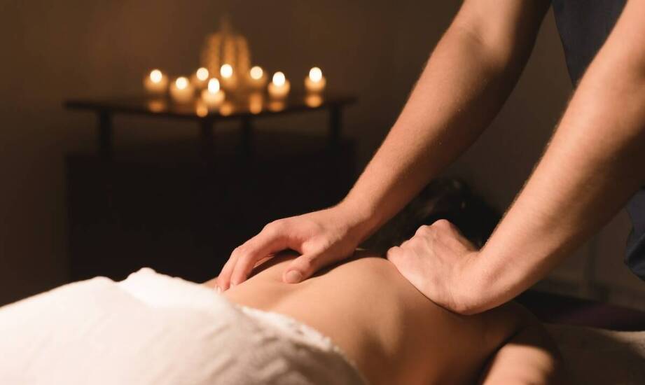 Masaż aromaterapeutyczny – działanie, zalety i zastosowania w codzienności