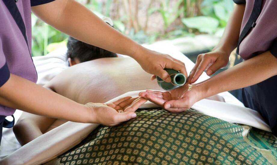 Na czym polega masaż balijski i jakie efekty można dzięki niemu osiągnąć