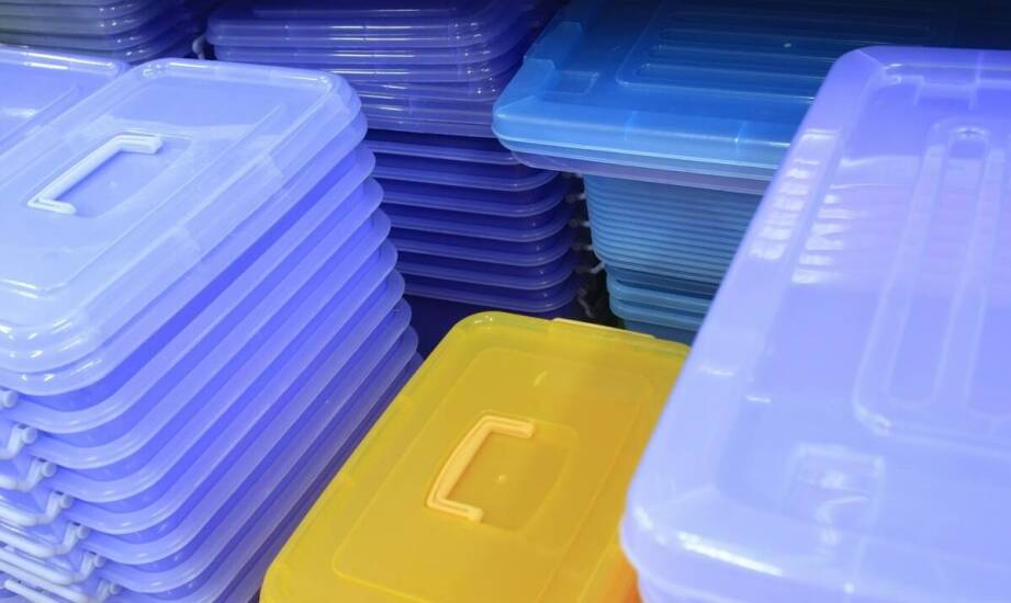 Czym kierować się przy wyborze opakowań plastikowych do różnych produktów?