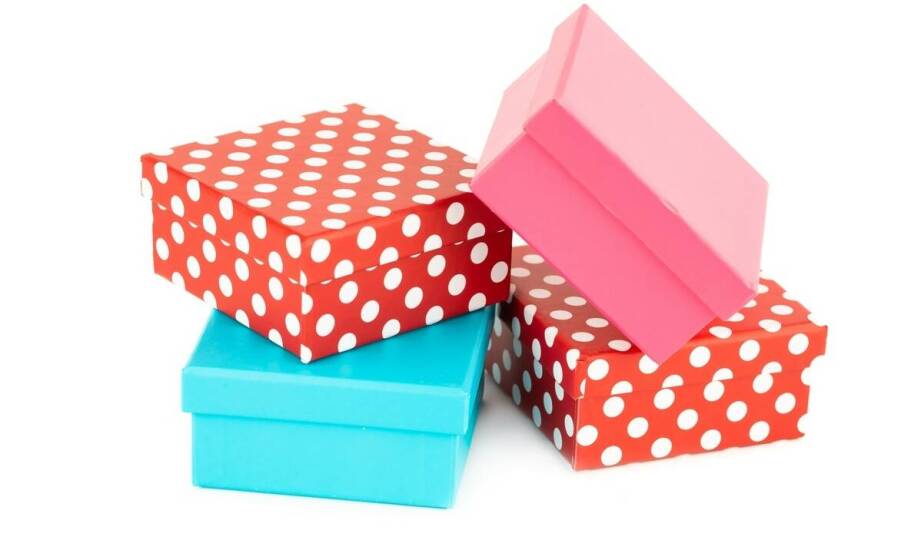 Pudełka ozdobne – zastosowania, inspiracje i pomysły na kreatywne pakowanie