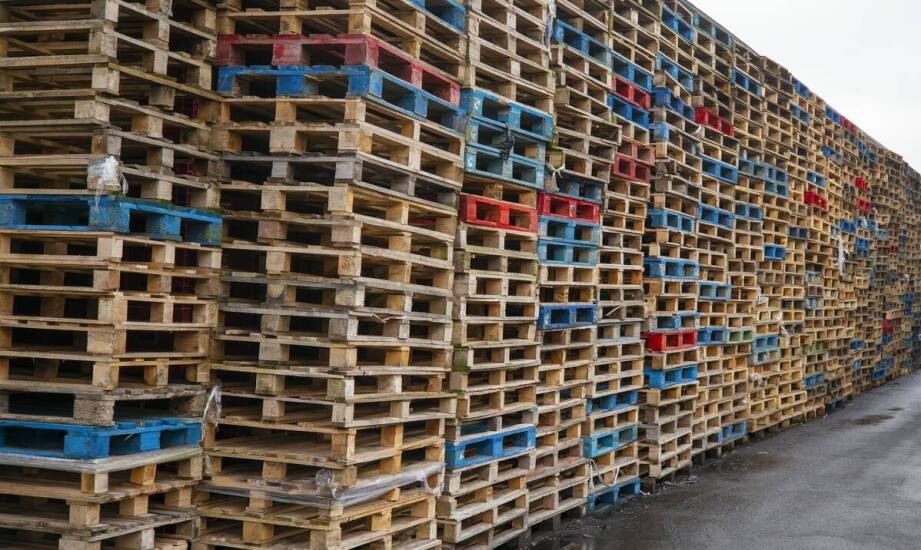 Palety przemysłowe – rodzaje, zastosowania i korzyści dla branży logistycznej