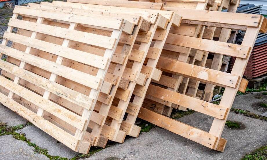 Wszystko, co warto wiedzieć o paletach – funkcje, zalety i zastosowania