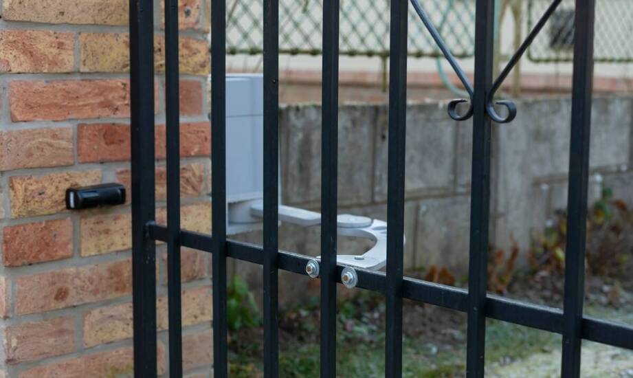 Napędy do bram – jak wybrać odpowiednie rozwiązanie do różnych zastosowań