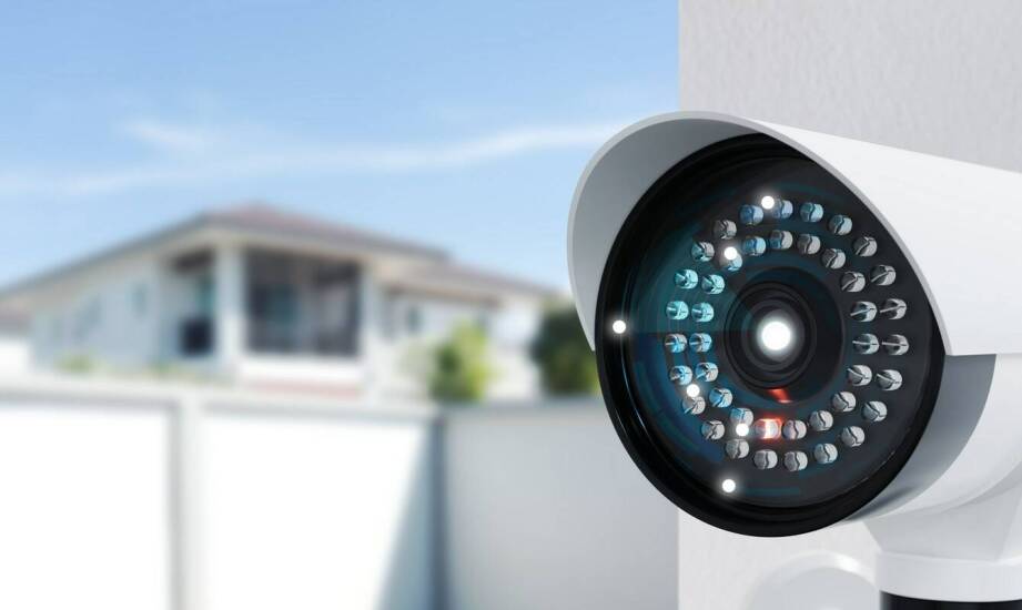 Monitoring domu – czy warto zainwestować w kamery i systemy ochrony?