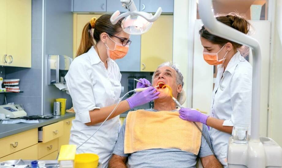 Ortodonta dla dorosłych - czy leczenie jest skuteczne w każdym wieku?