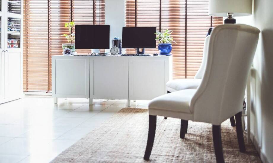 Kółka meblowe – wszystko, co warto wiedzieć o funkcji i doborze