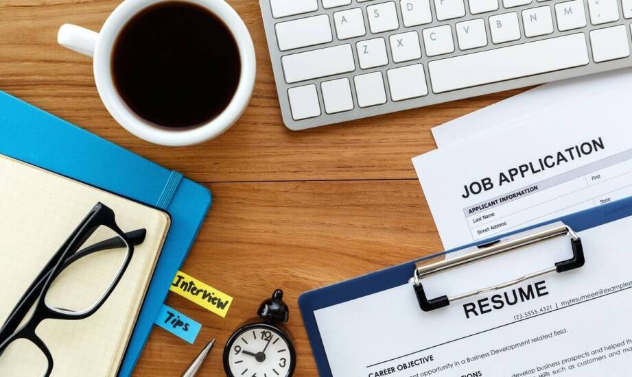 Szanse i wyzwania pracy tymczasowej – co warto wiedzieć przed podjęciem decyzji