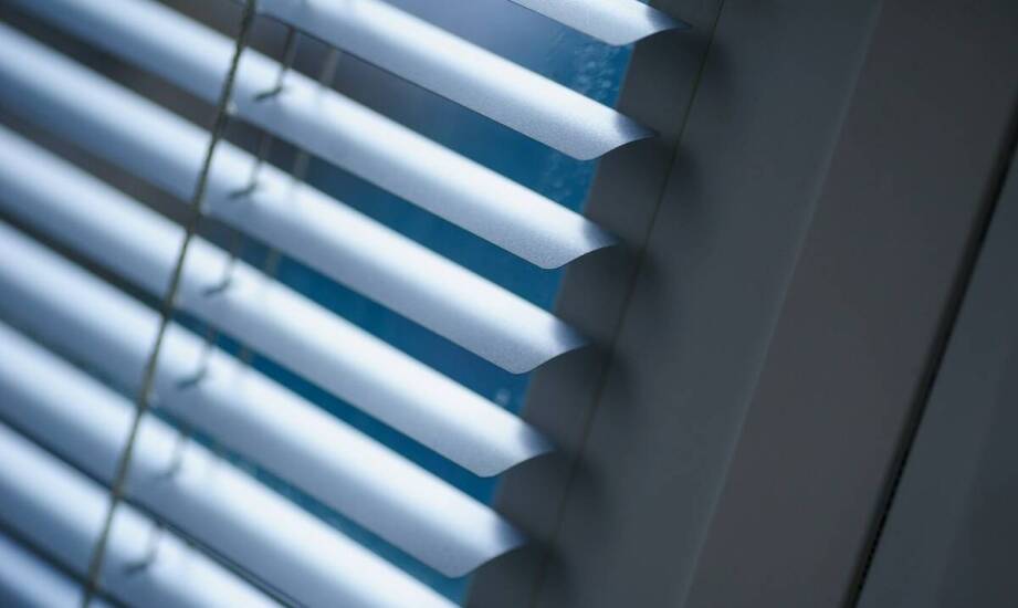 Rolety rzymskie – inspiracje i zastosowanie w aranżacji nowoczesnych wnętrz