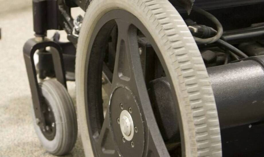 Autonomiczne wózki widłowe – jak wpływają na efektywność magazynów